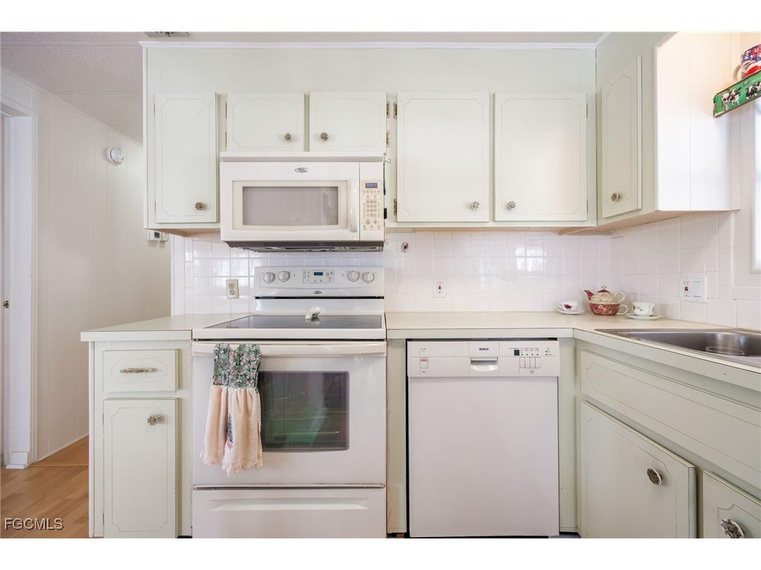 537 Palmer Boulevard North Fort Myers FL 33903 2025019841 image13