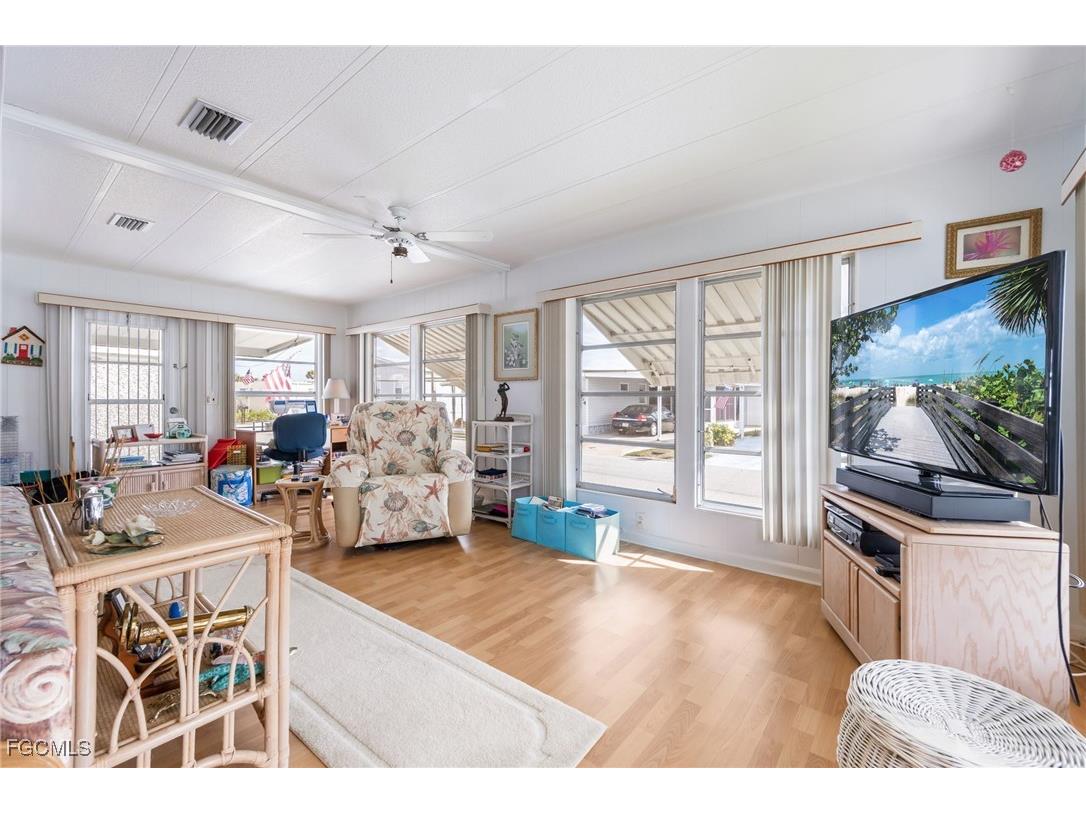 537 Palmer Boulevard North Fort Myers FL 33903 2025019841 image18