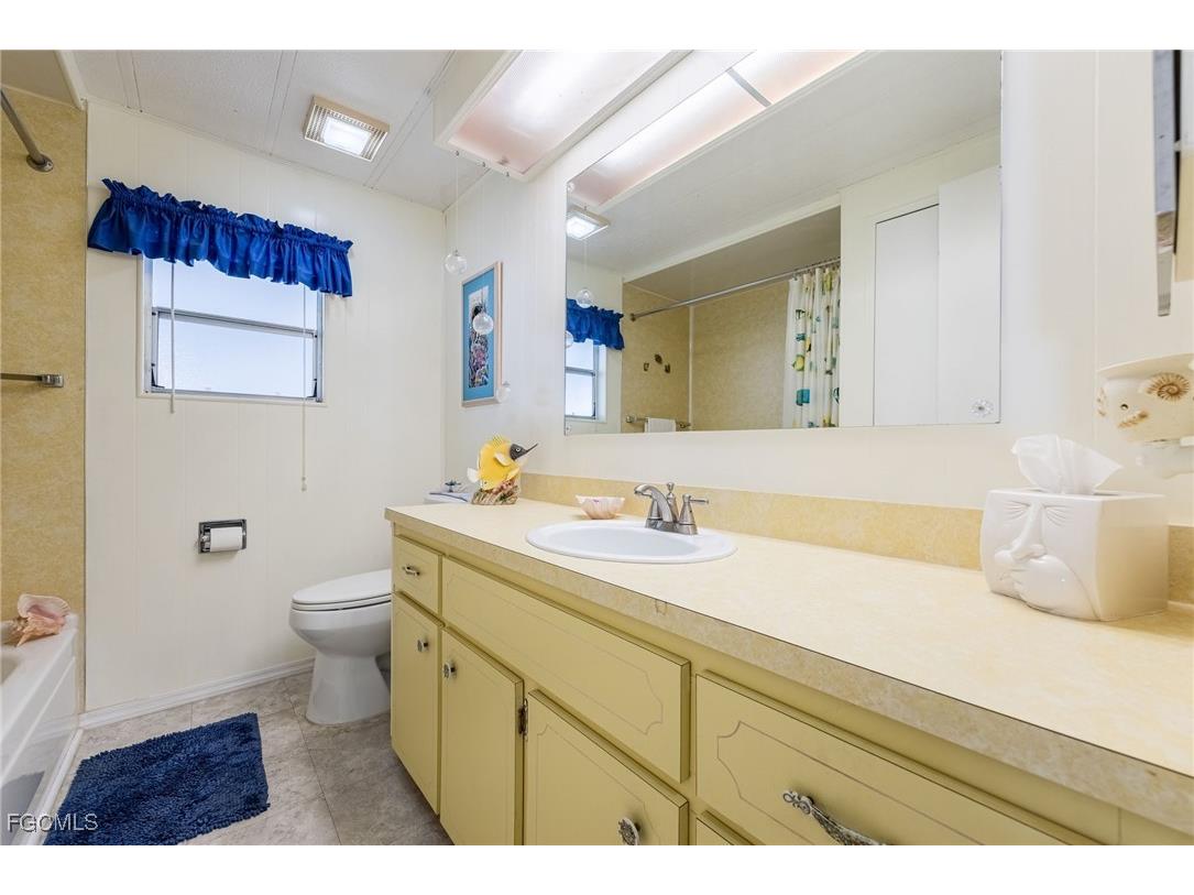 537 Palmer Boulevard North Fort Myers FL 33903 2025019841 image30