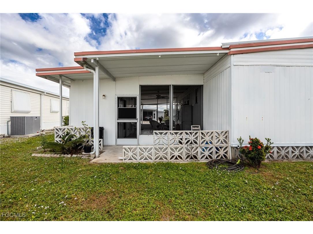 537 Palmer Boulevard North Fort Myers FL 33903 2025019841 image32