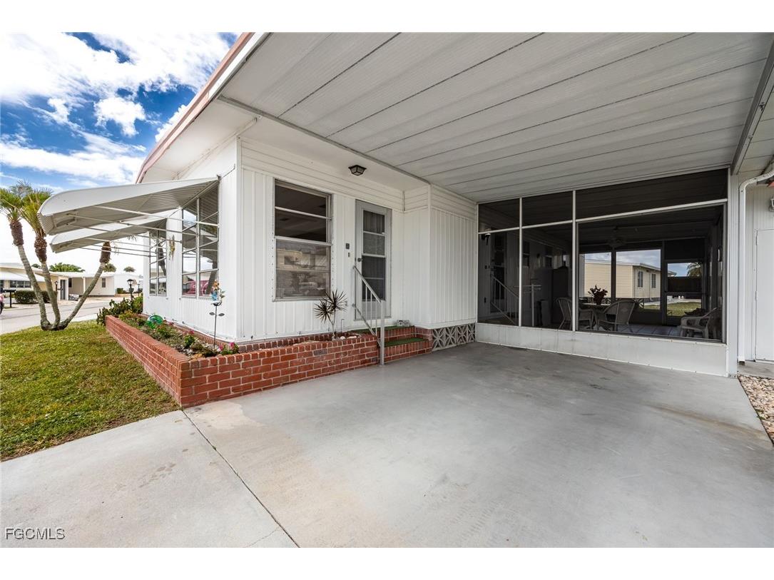 537 Palmer Boulevard North Fort Myers FL 33903 2025019841 image5