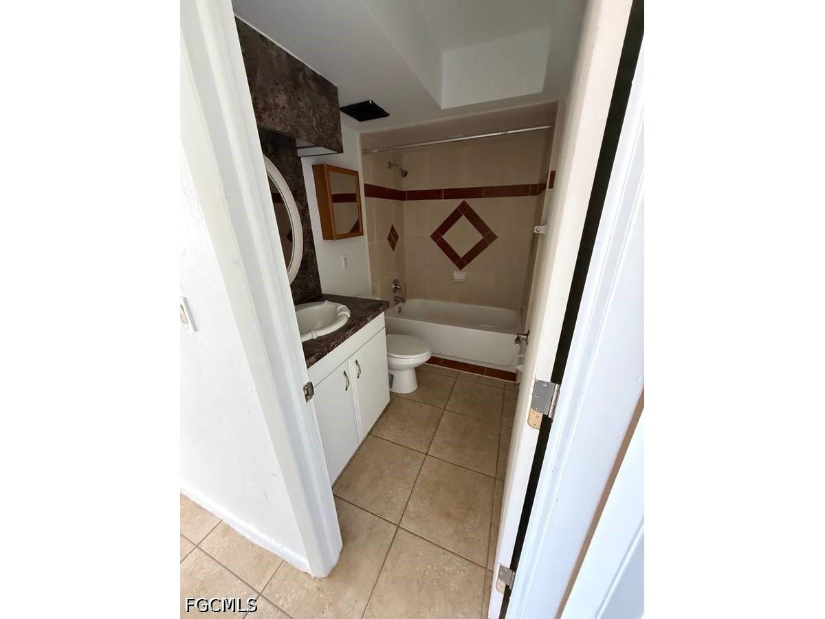 537 SE 6th Place #B Cape Coral FL 33990 2026017091 image11