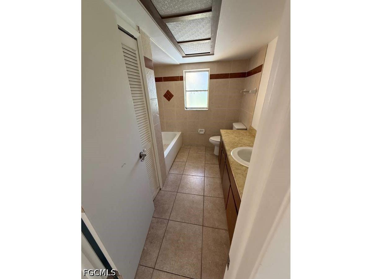 537 SE 6th Place #B Cape Coral FL 33990 2026017091 image5