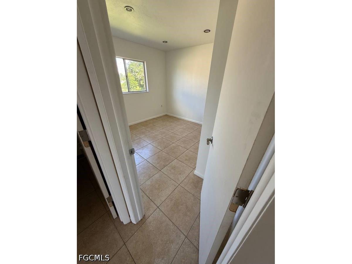 537 SE 6th Place #B Cape Coral FL 33990 2026017091 image9