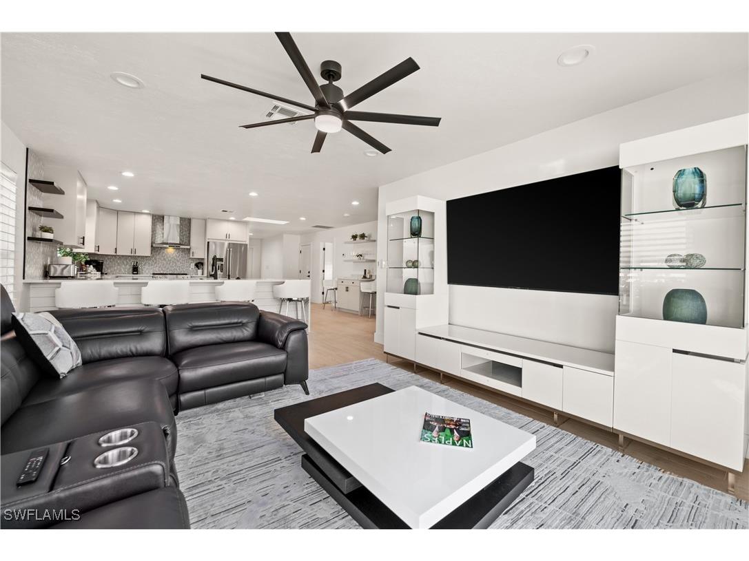 538 106th Avenue N Naples FL 34108 225007918 image1