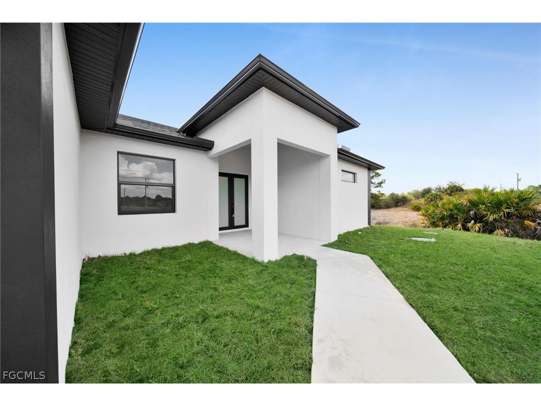 538 Raintree Street E Lehigh Acres FL 33974 2026009062 image2