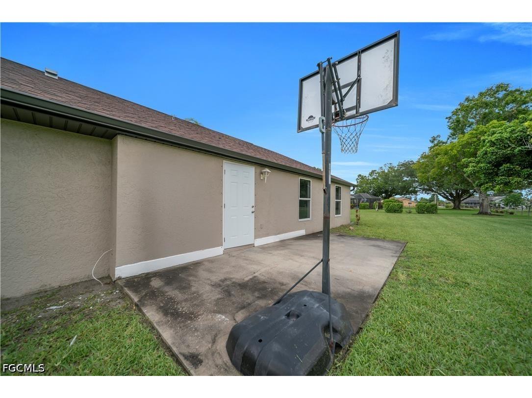 538 Whispering Wind Bend Lehigh Acres FL 33974 2026023796 image31