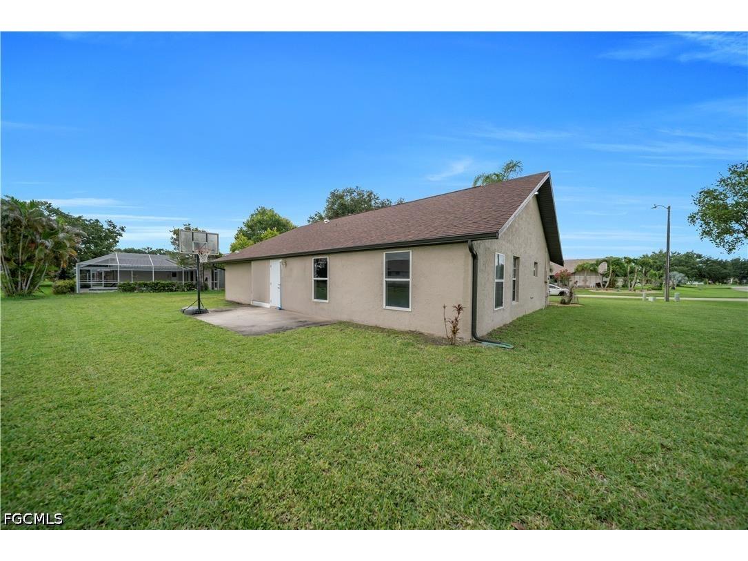 538 Whispering Wind Bend Lehigh Acres FL 33974 2026023796 image33