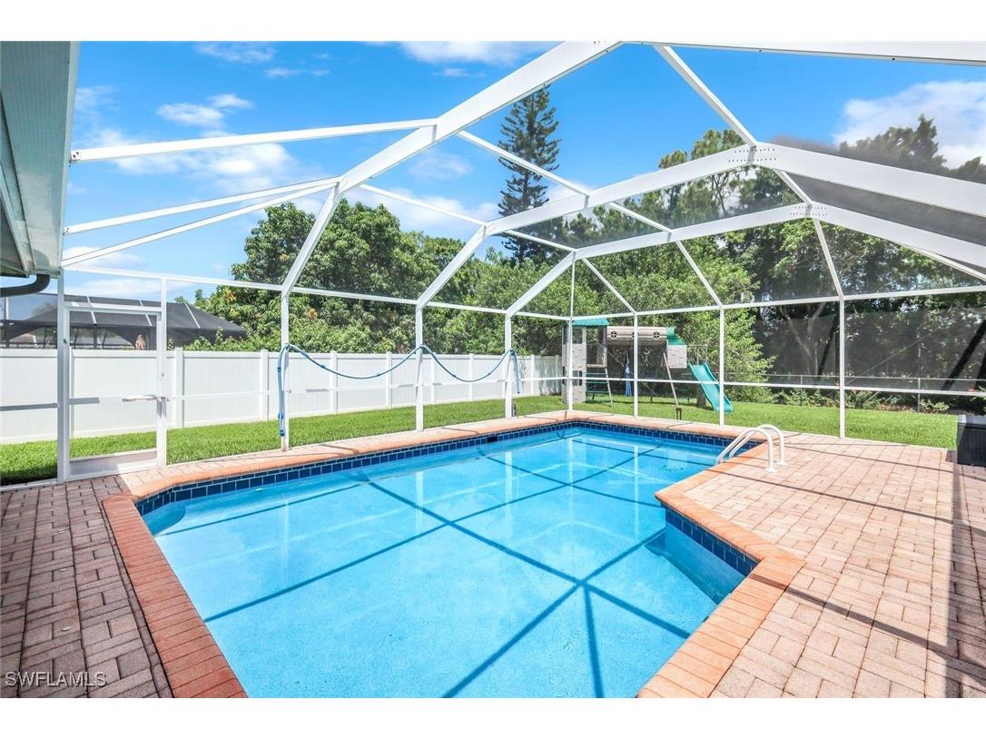 539 Cypress Way E Naples FL 34110 225067415 image1