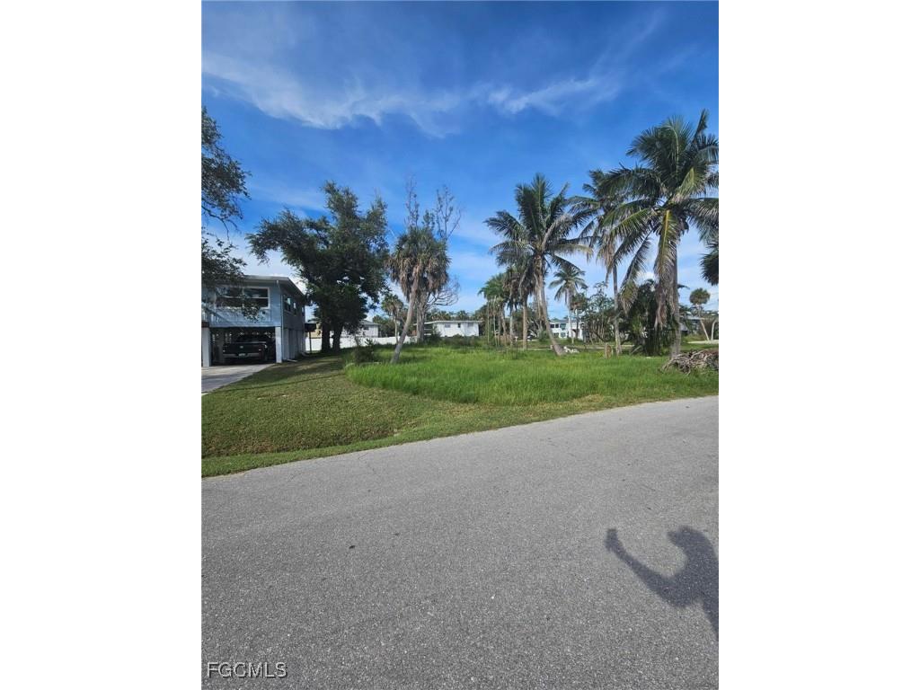 5397 Palmetto Street Fort Myers Beach FL 33931 2025003375 image2