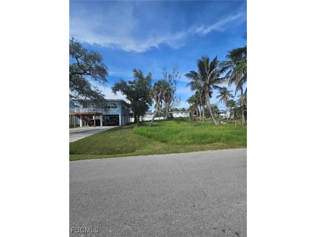 5397 Palmetto Street Fort Myers Beach FL 33931 2025003375 image4