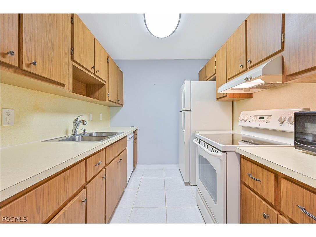 54 Laconia Court Fort Myers FL 33919 2026007779 image13