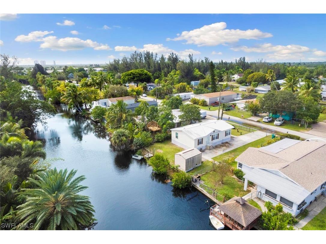 54 Moon Bay Street Naples FL 34114 223093624 image1