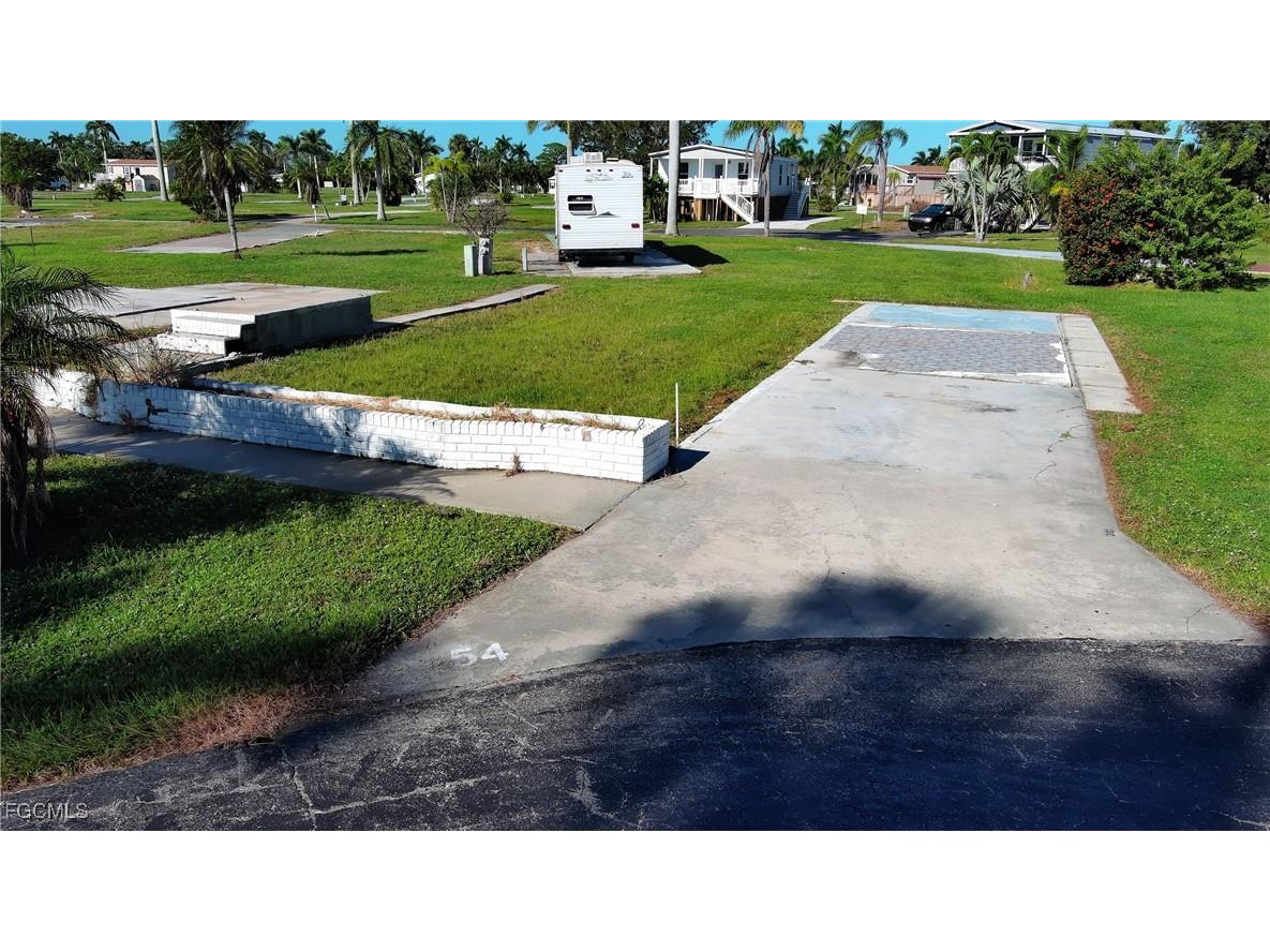 54 Poplar Place Fort Myers FL 33908 2025015528 image2