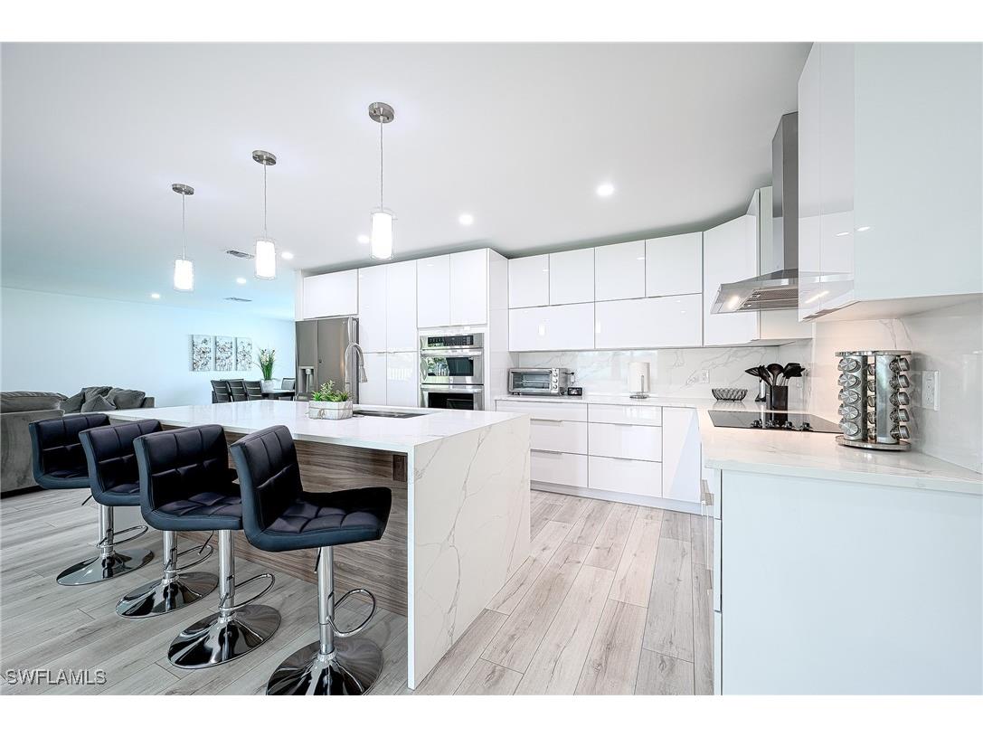 540 102nd Avenue N Naples FL 34108 224073057 image1