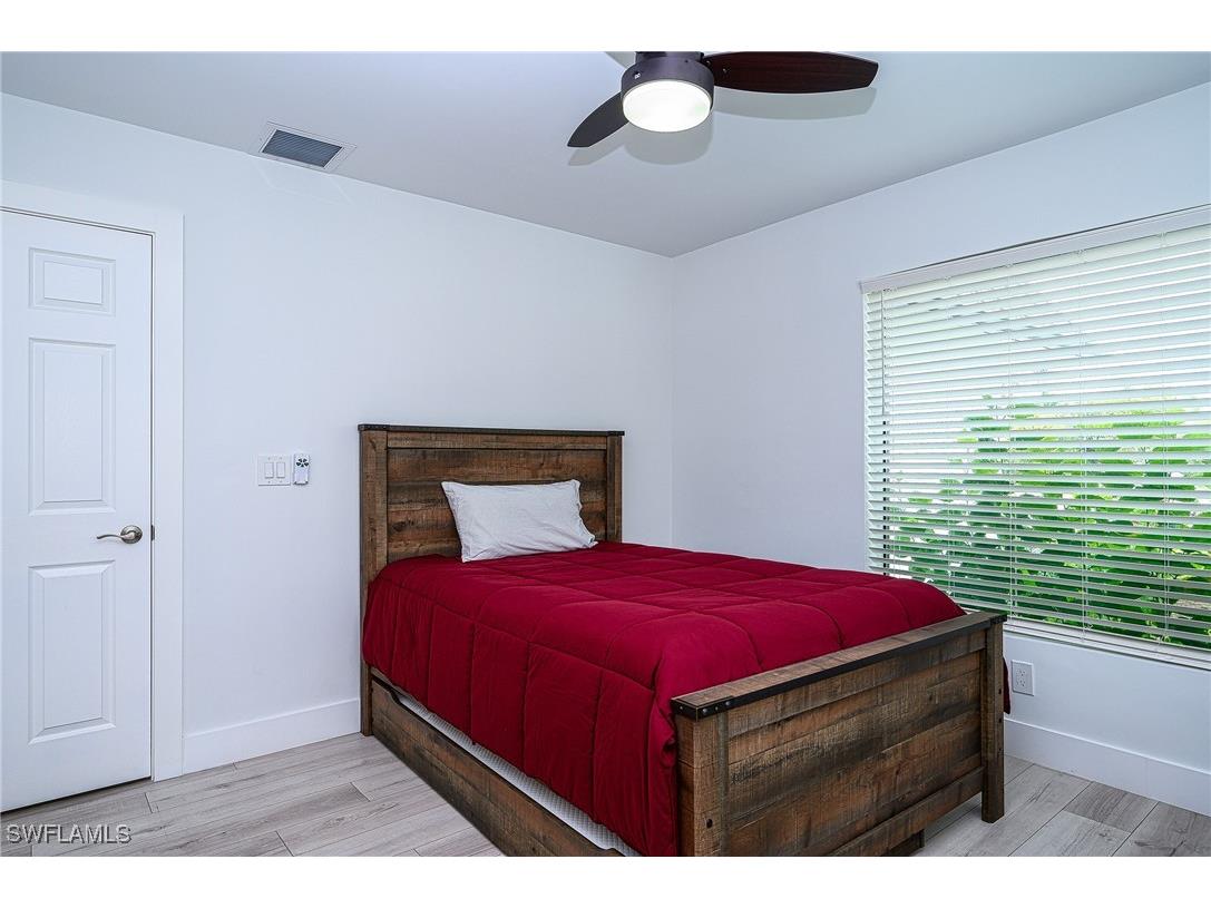 540 102nd Avenue N Naples FL 34108 225072817 image25