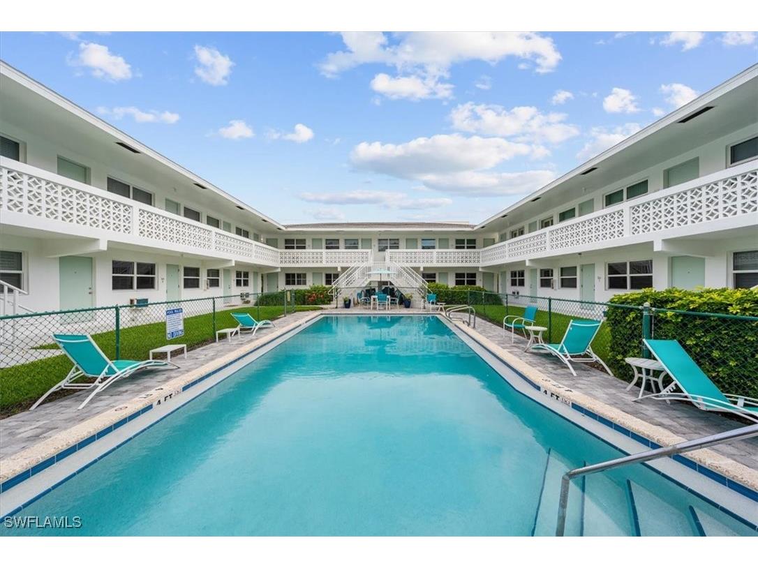 540 4th Avenue S #13 Naples FL 34102 225076327 image1