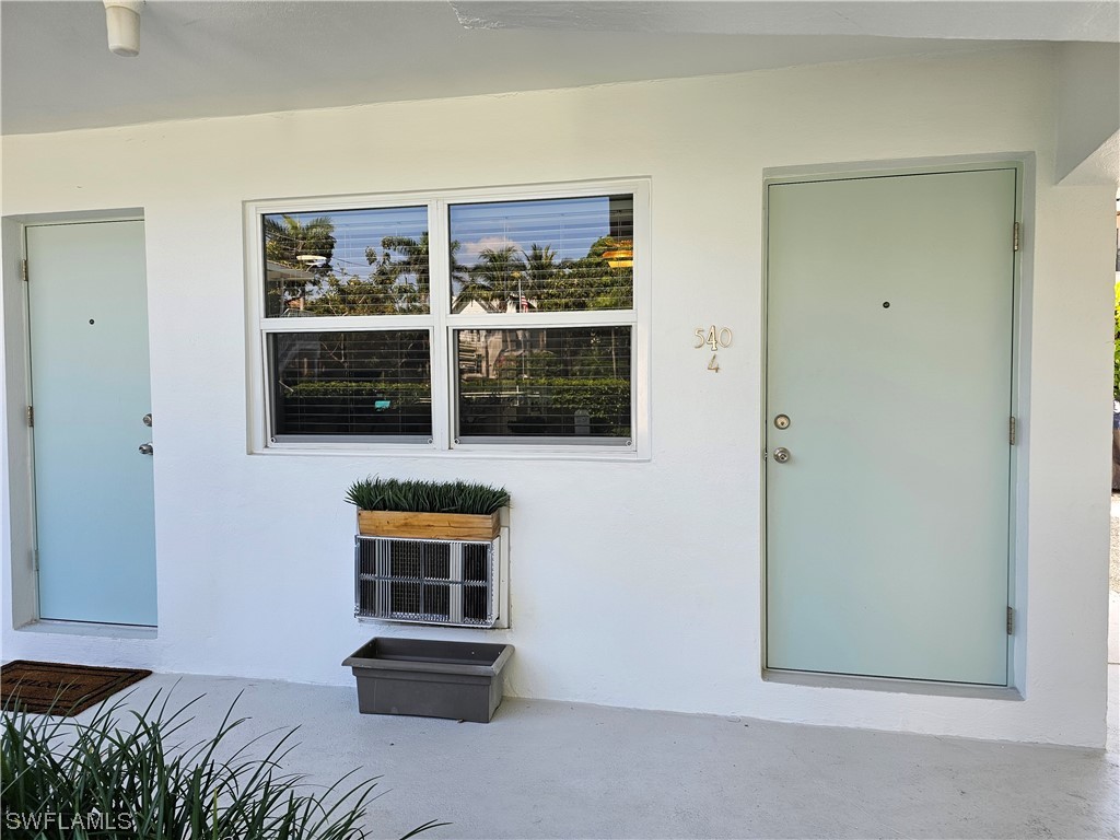 540 4th Avenue S #4 Naples FL 34102 223021754 image1
