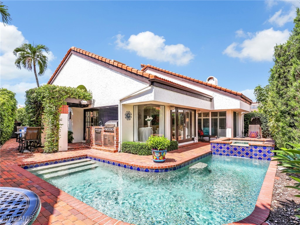 541 Bay Villas Lane Naples FL 34108 225072443 image1