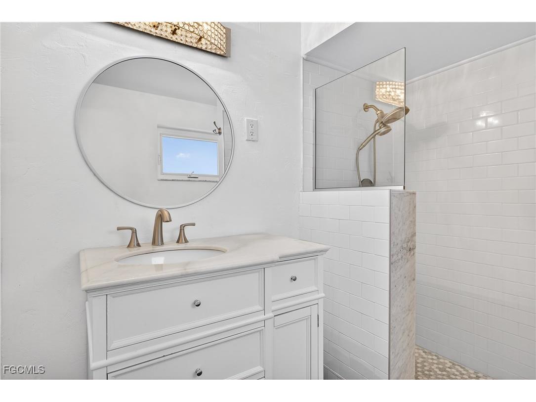 541 Bayside Drive Fort Myers FL 33919 2026003247 image24