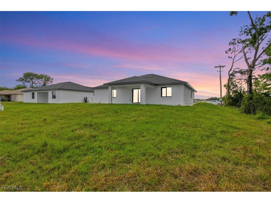 541 Chalet Avenue S Lehigh Acres FL 33974 2026011983 image4