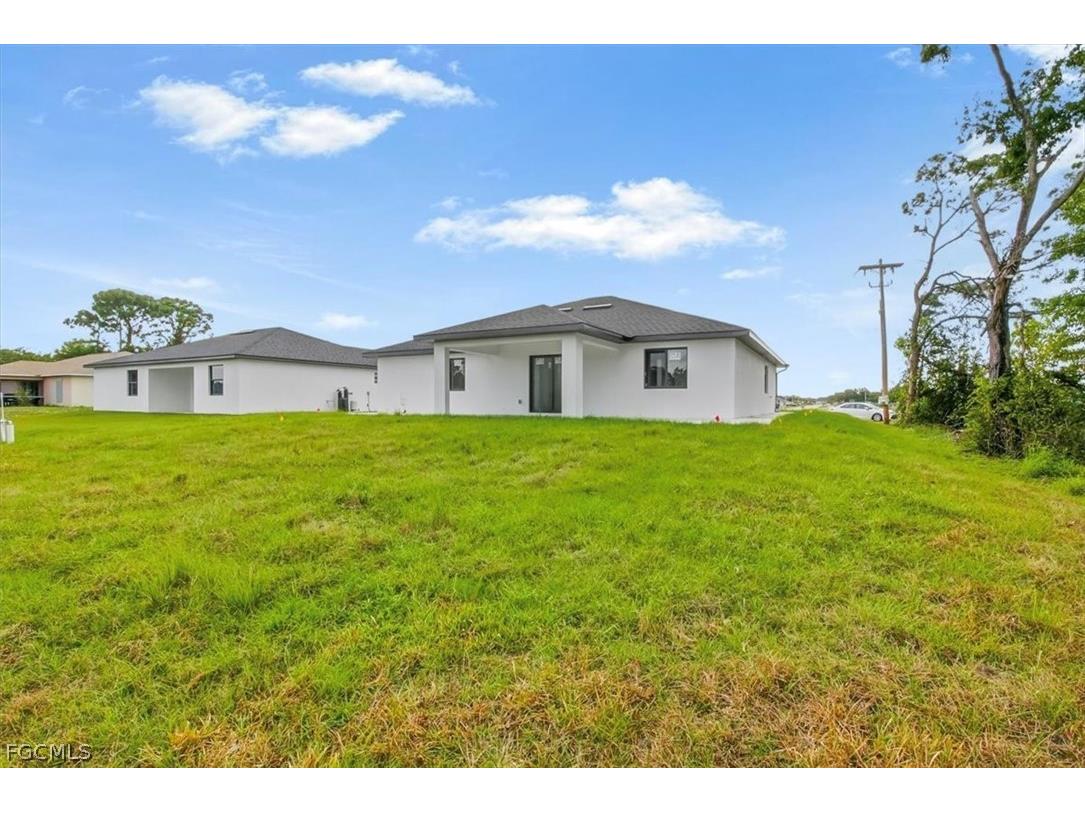541 Chalet Avenue S Lehigh Acres FL 33974 2026011983 image7