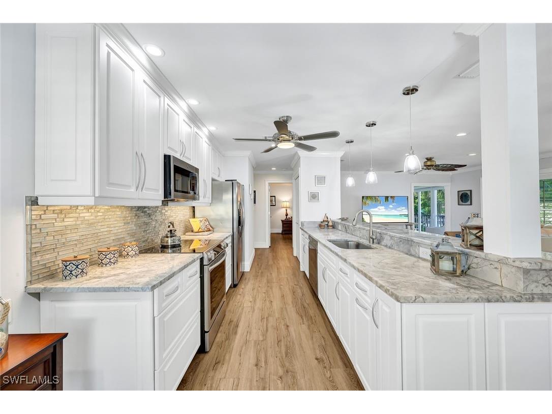 541 Club Side Drive #541 Naples FL 34110 225078838 image17