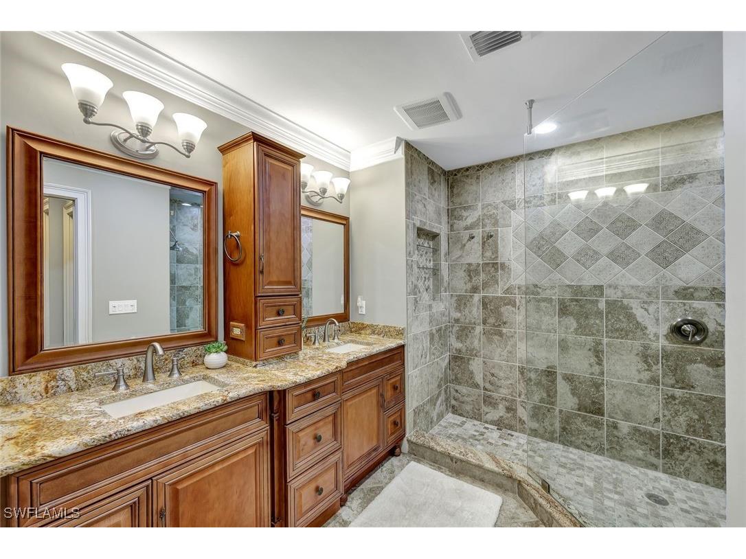 541 Club Side Drive #541 Naples FL 34110 225078838 image32