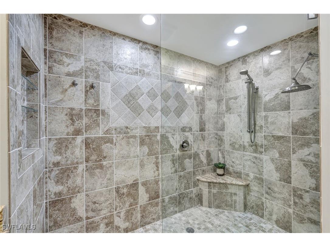 541 Club Side Drive #541 Naples FL 34110 225078838 image33