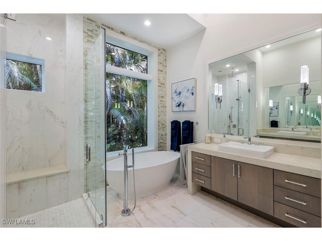 541 Whispering Pine Court Naples FL 34103 225047112 image16