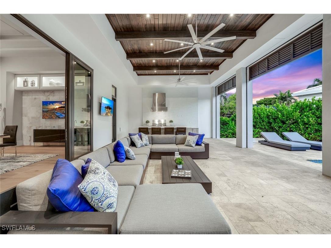 541 Whispering Pine Court Naples FL 34103 225047112 image4