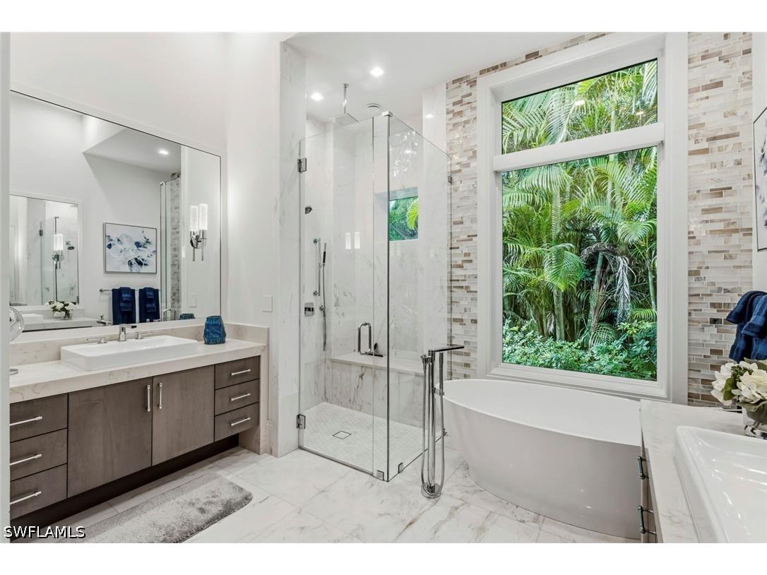 541 Whispering Pine Court Naples FL 34103 226021418 image19