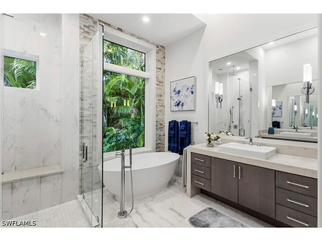 541 Whispering Pine Court Naples FL 34103 226021418 image20