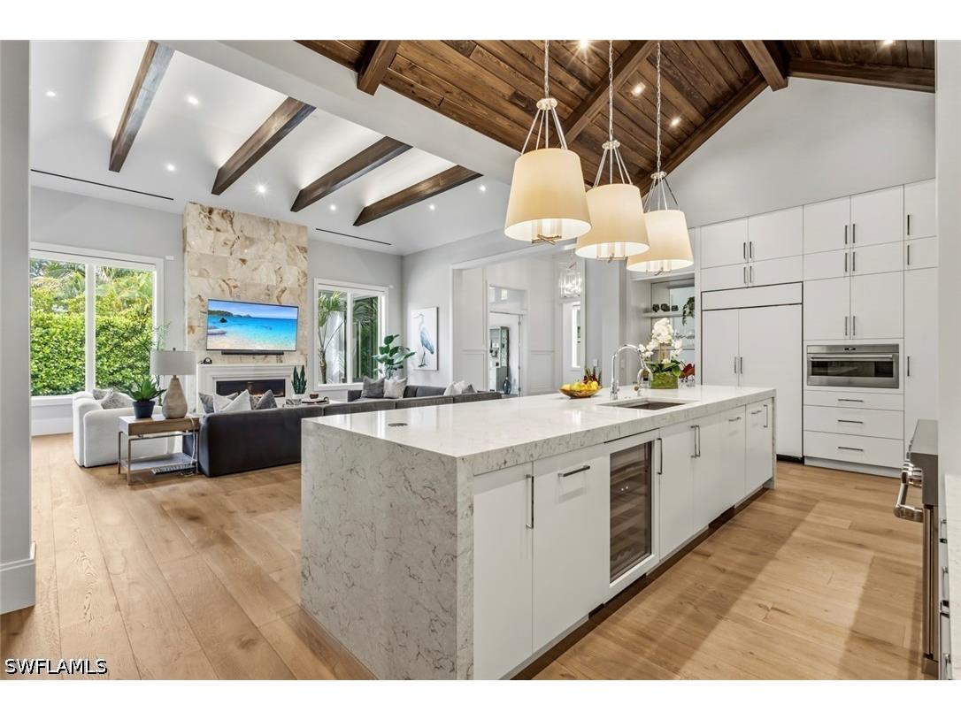 541 Whispering Pine Court Naples FL 34103 226021418 image9