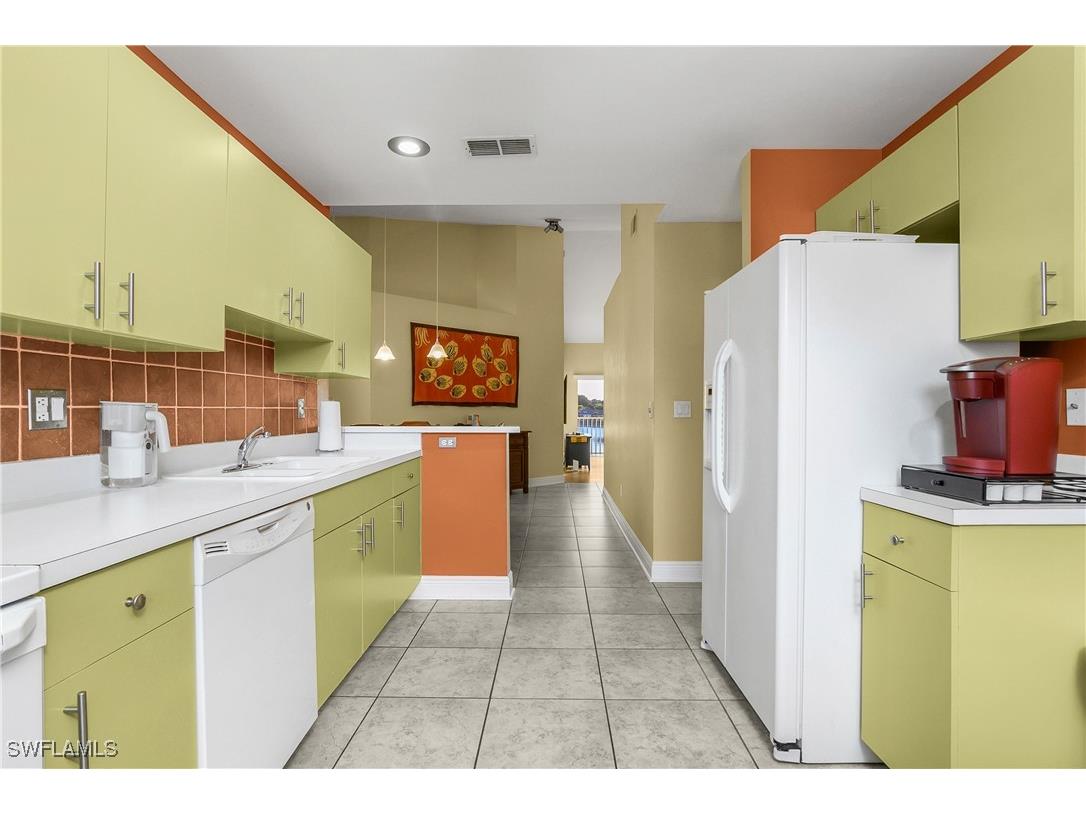 541 Windsor Square #202 Naples FL 34104 226001692 image16