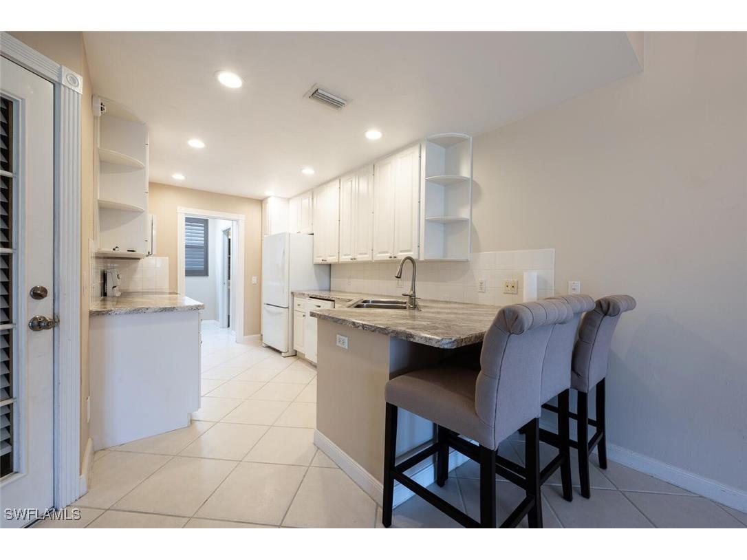 5417 Cove Circle #112 Naples FL 34119 226002071 image8