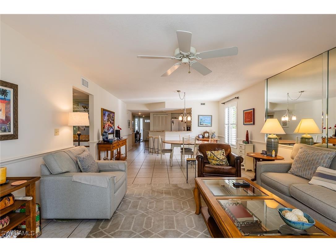 542 10th Avenue S #102N Naples FL 34102 223062417 image1