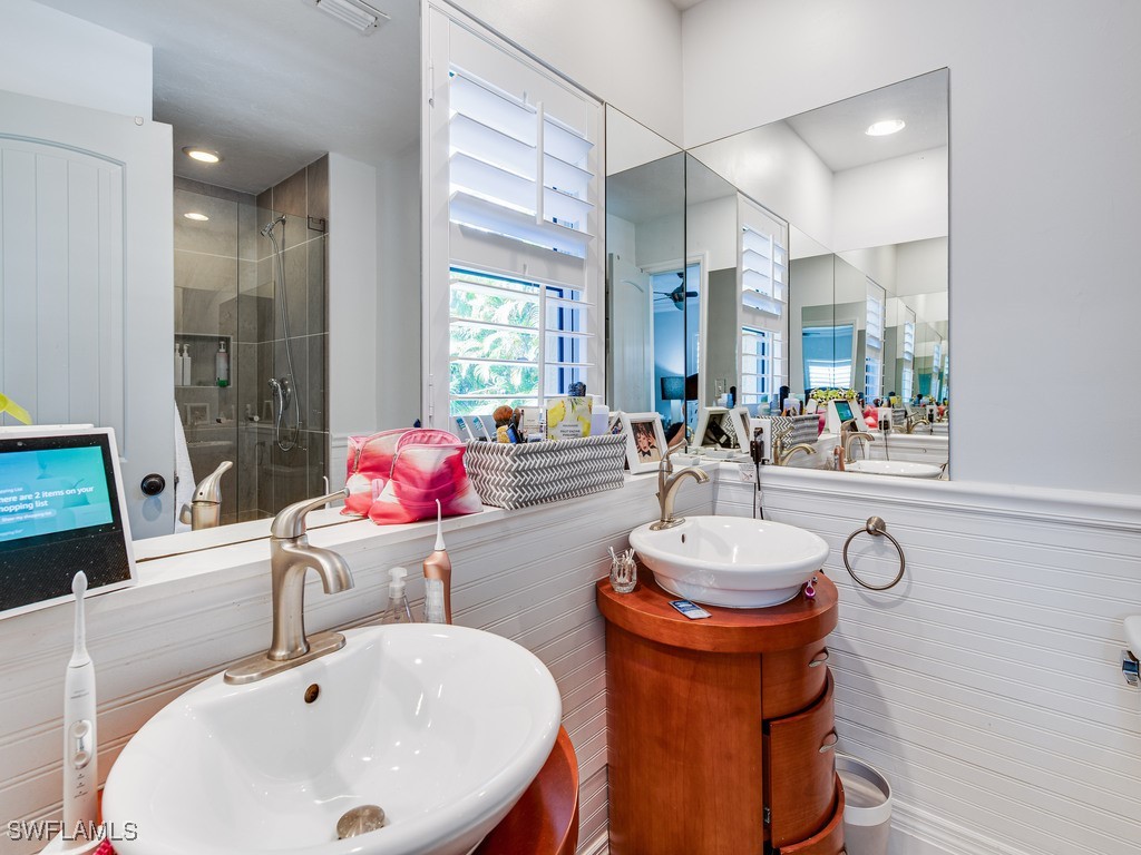 542 110th Avenue N Naples FL 34108 225074493 image9