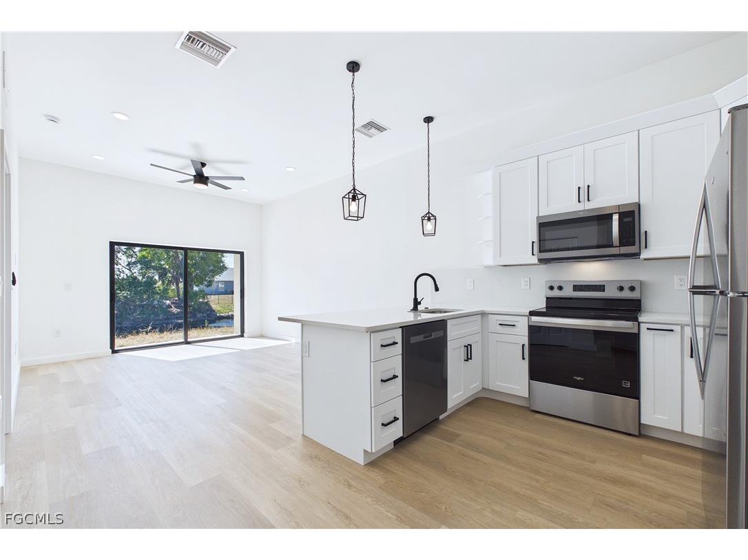 542/544 SE 6th Terrace Cape Coral FL 33990 2026008121 image10