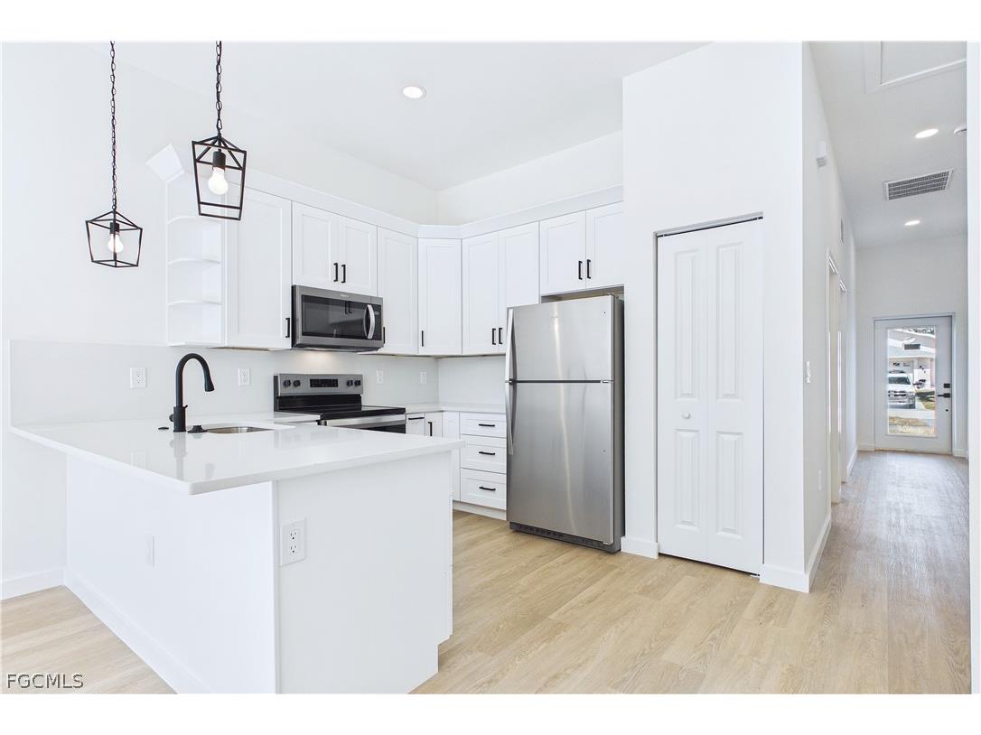 542/544 SE 6th Terrace Cape Coral FL 33990 2026008121 image11