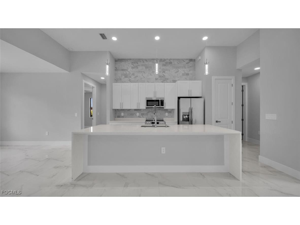 542 Ames Street E Lehigh Acres FL 33974 2025003288 image33