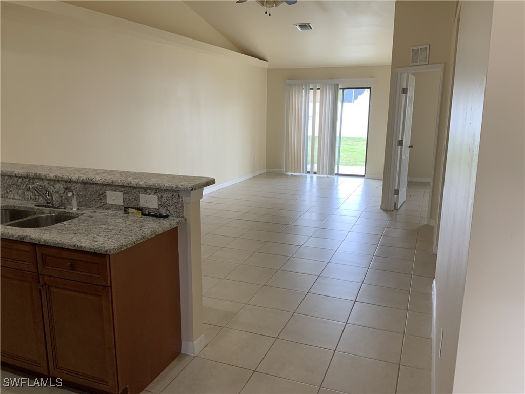 542 SE 6th Place Cape Coral FL 33990 225062008 image3