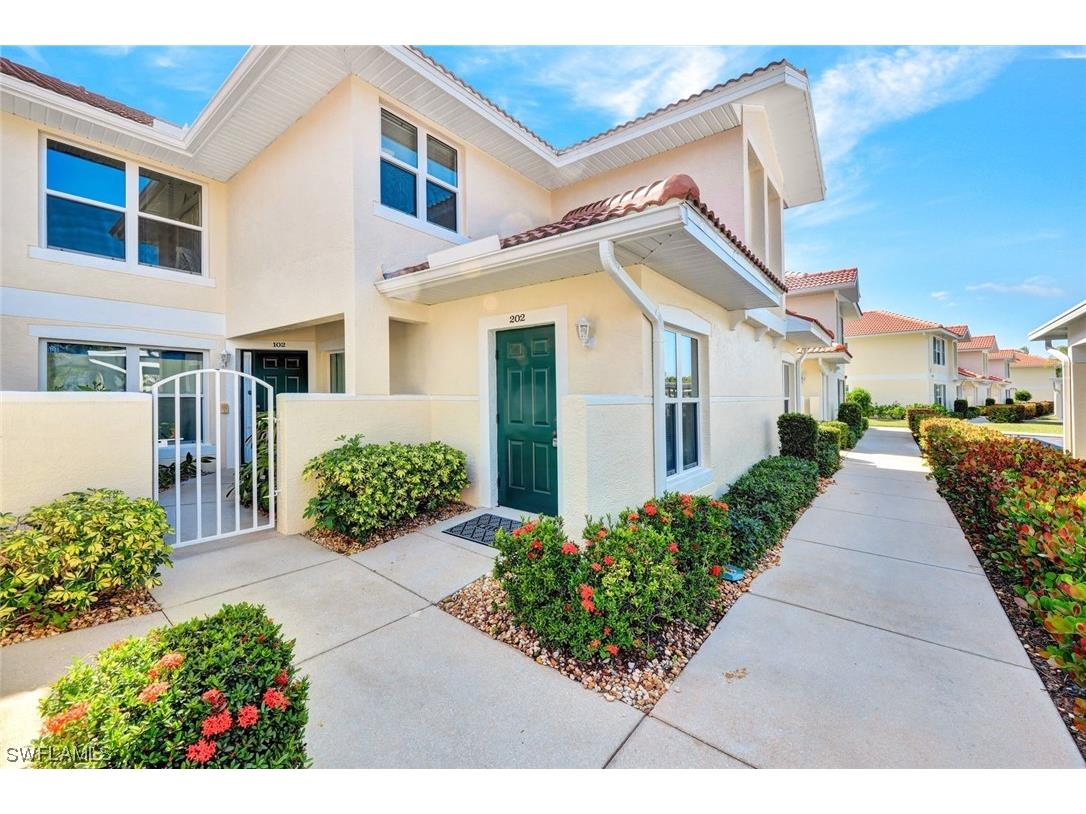 5420 Worthington Lane #202 Naples FL 34110 223078427 image1