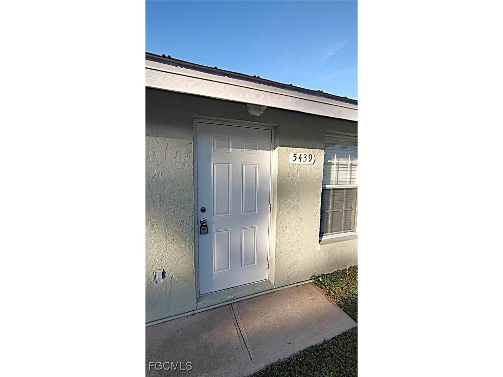 5439 Sago Avenue Fort Myers FL 33907 2025022740 image1