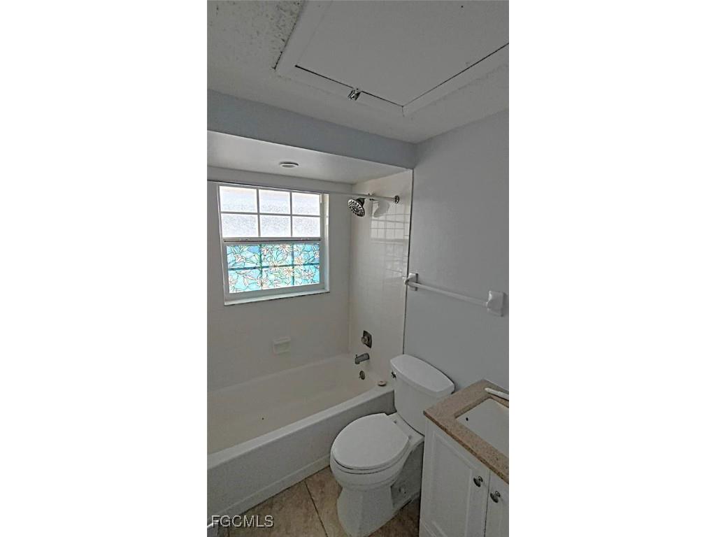 5439 Sago Avenue Fort Myers FL 33907 2025022740 image3