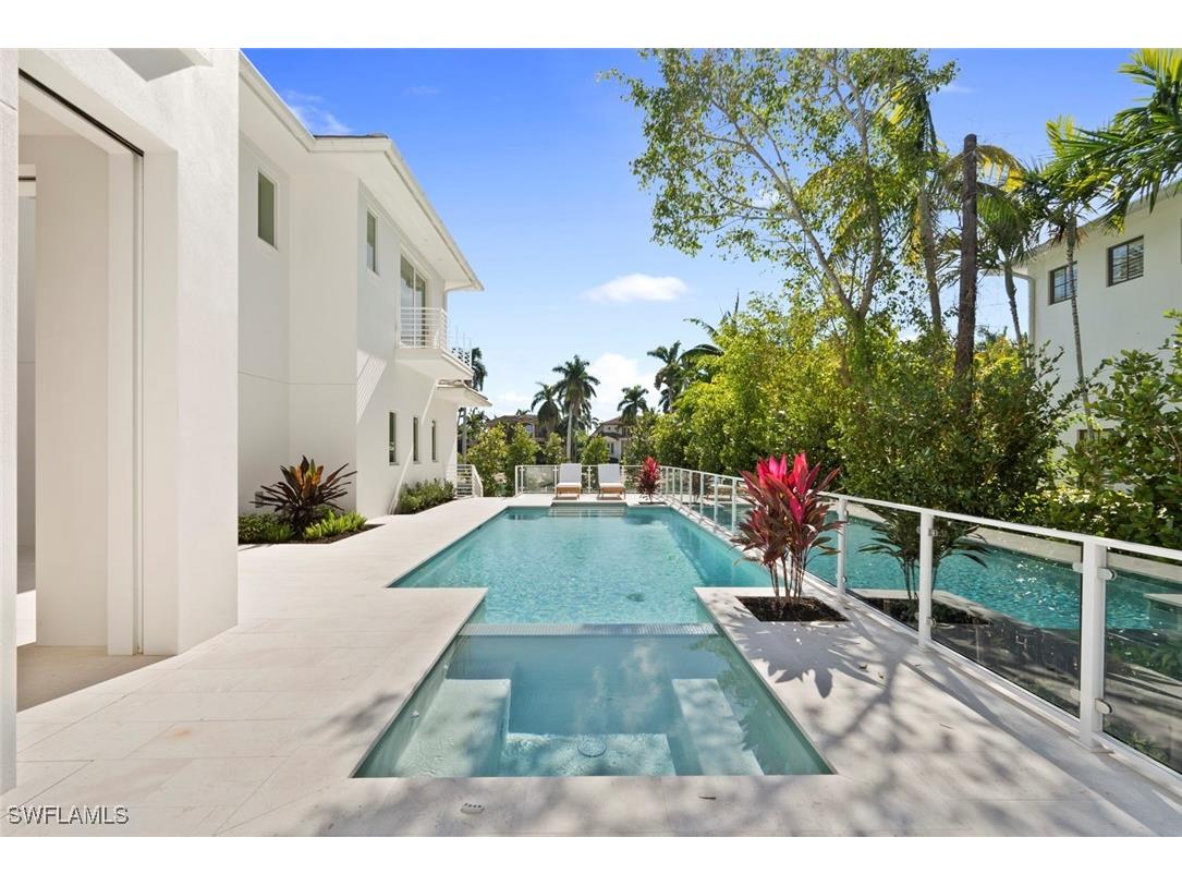 544 13th Avenue S Naples FL 34102 225081393 image25