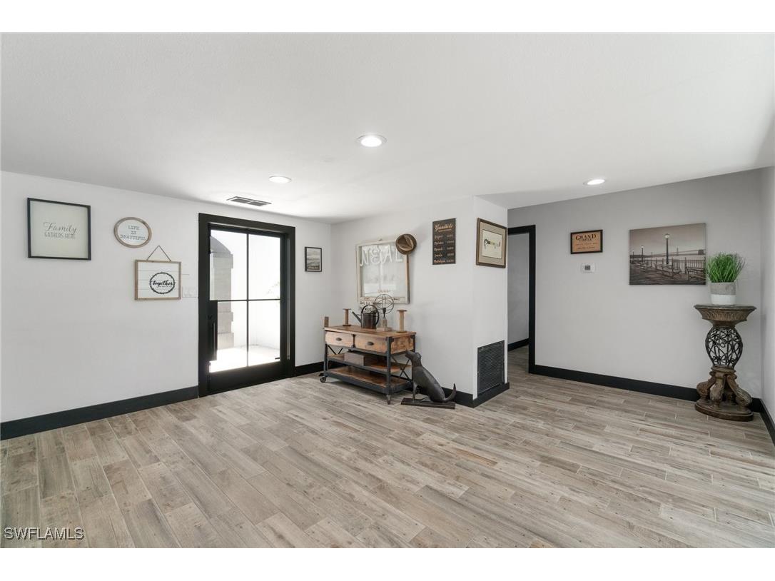 544 Bayside Drive Fort Myers FL 33919 225059892 image5