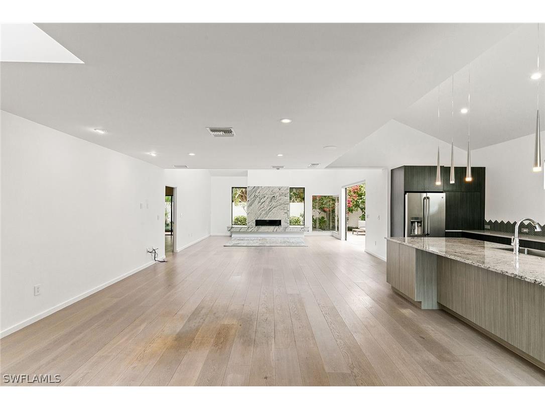 544 Tierra Mar Lane E #12 Naples FL 34108 225084941 image3