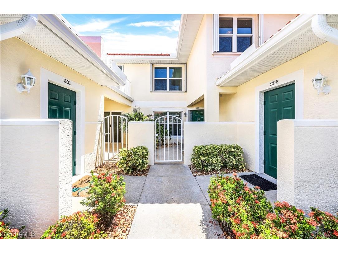 5440 Worthington Lane #102 Naples FL 34110 223059815 image1