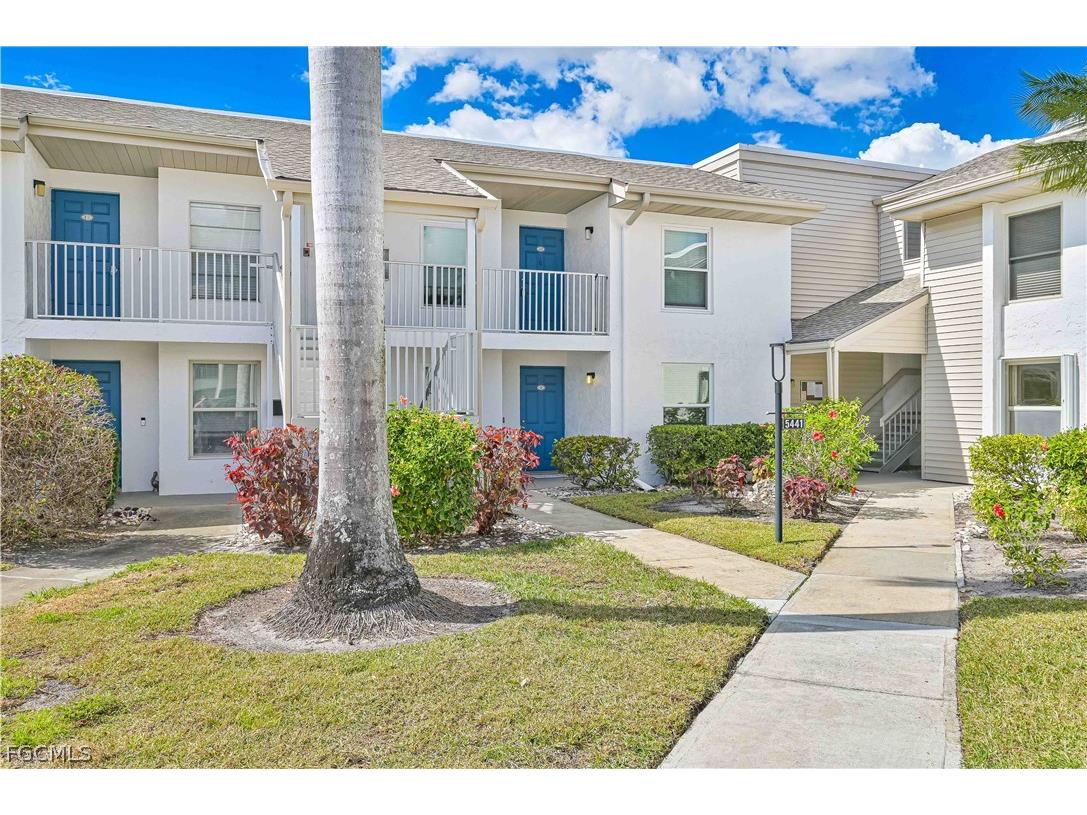 5445 Peppertree Drive #9 Fort Myers FL 33908 2026009636 image1